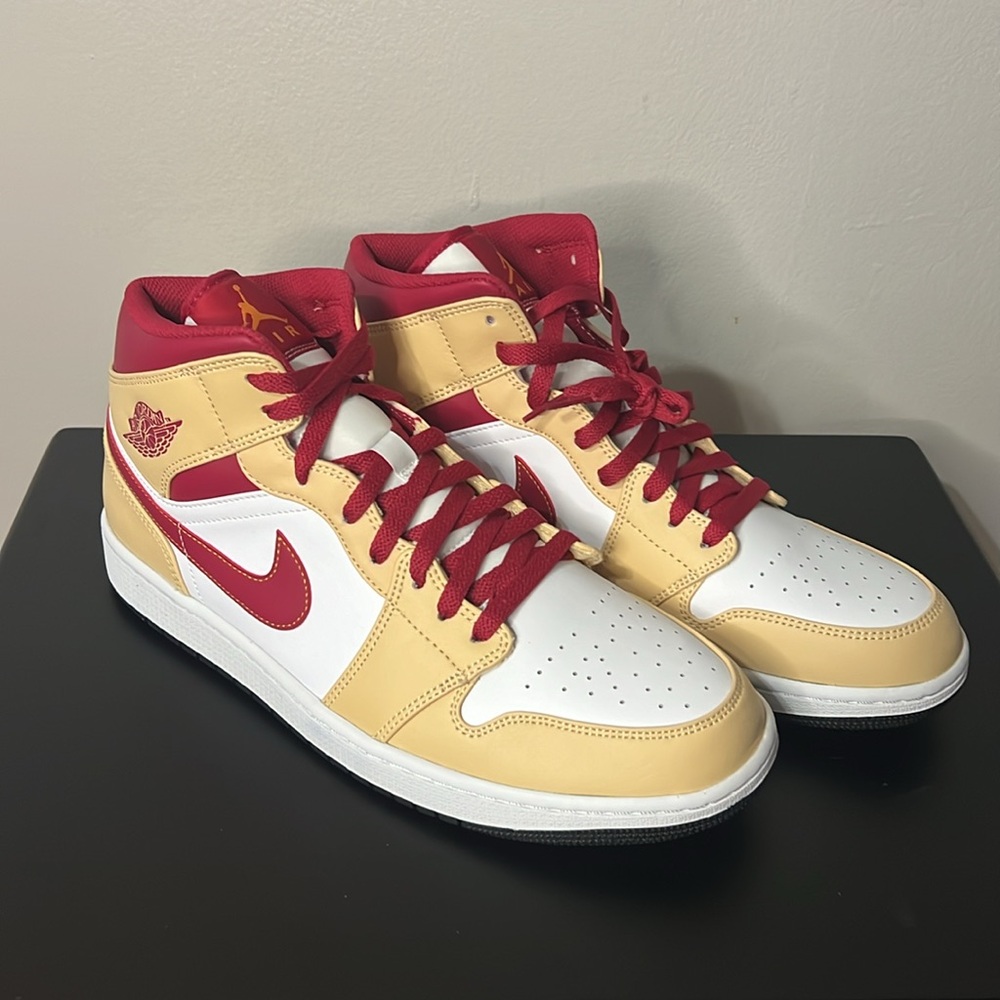 Air Jordan 1 Mid - Men’s Size 13